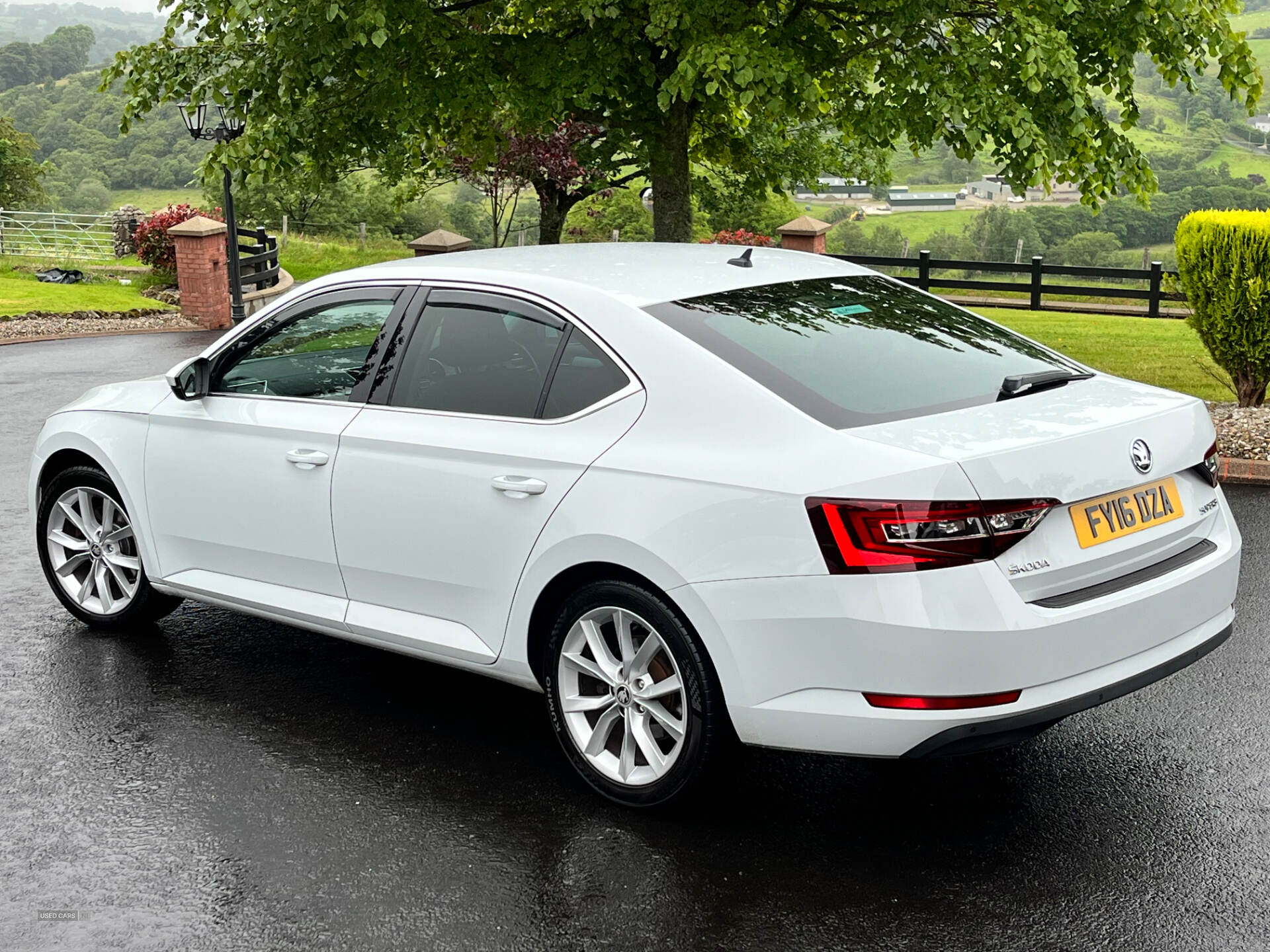 Mar 2016 Skoda Superb 2.0 TDI CR SE L Executive 5dr