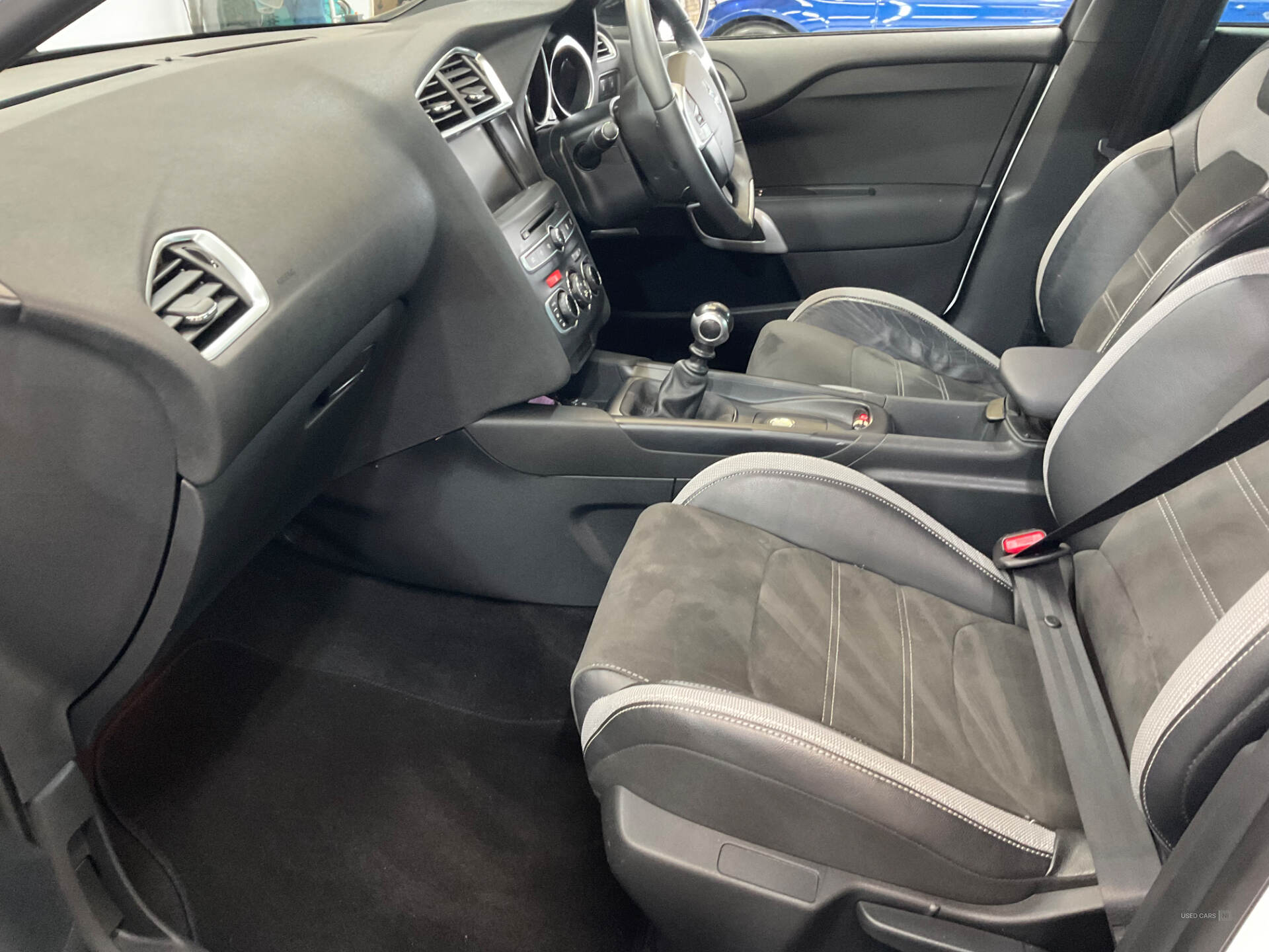 Oct 2016 DS 4 1.6 BlueHDi Crossback 5dr