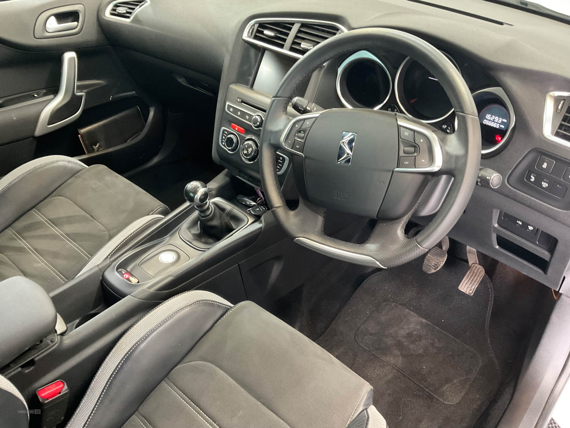 Oct 2016 DS 4 1.6 BlueHDi Crossback 5dr