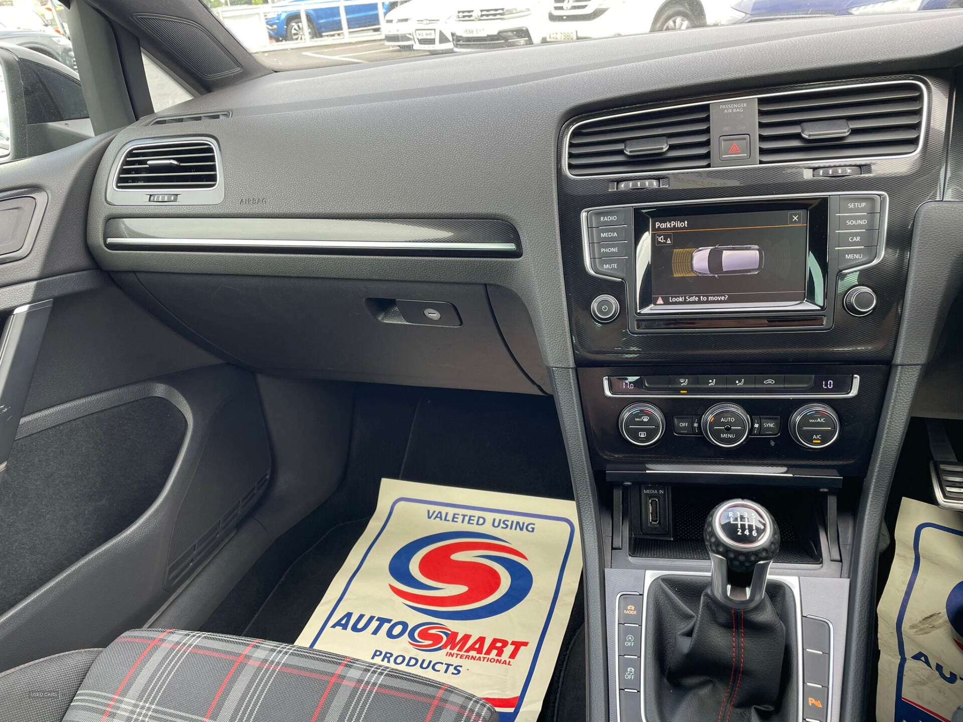 Car Thumbnail 9