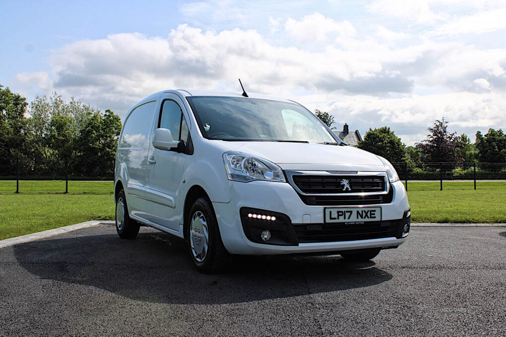 Aug 2017 Peugeot Partner 850 1.6 BlueHDi 100 Professional Van ATV