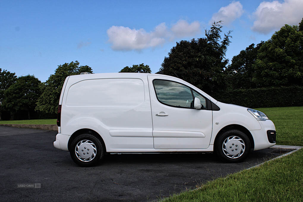 Aug 2017 Peugeot Partner 850 1.6 BlueHDi 100 Professional Van ATV