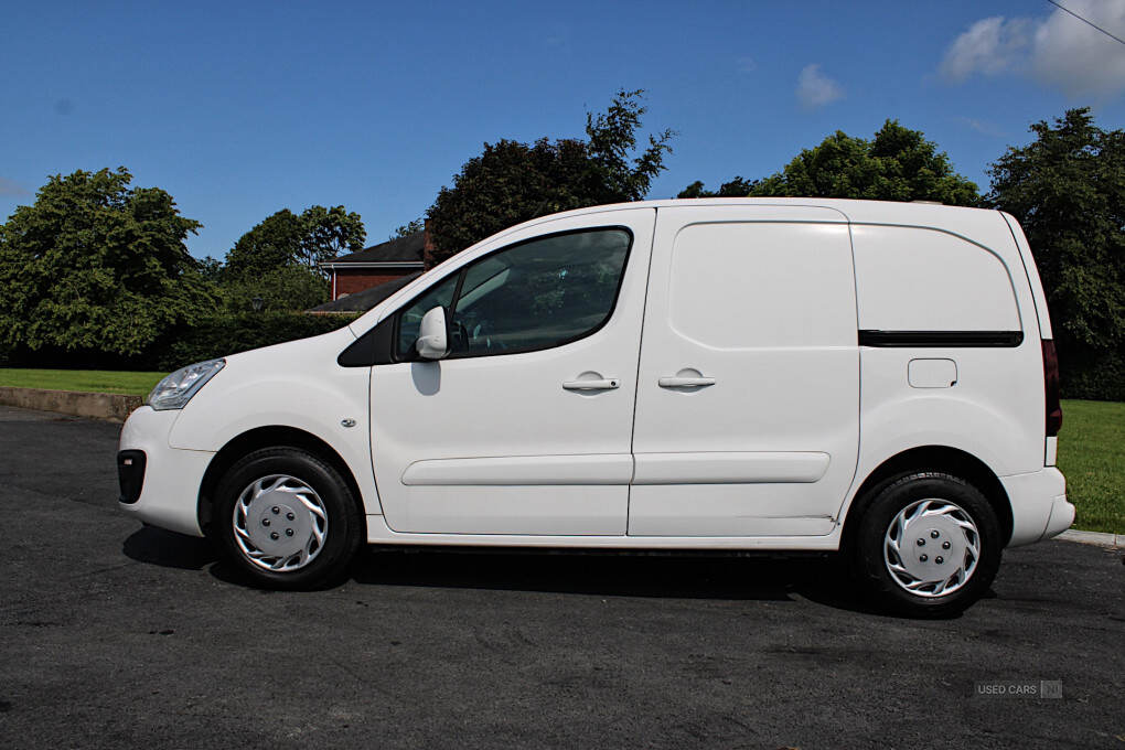 Aug 2017 Peugeot Partner 850 1.6 BlueHDi 100 Professional Van ATV