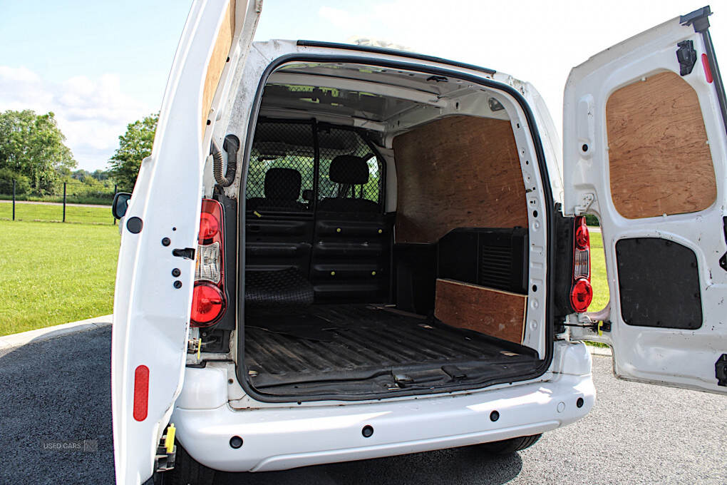 Aug 2017 Peugeot Partner 850 1.6 BlueHDi 100 Professional Van ATV