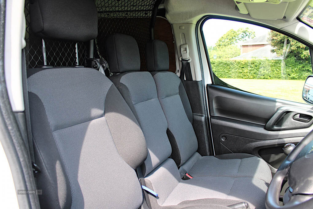 Aug 2017 Peugeot Partner 850 1.6 BlueHDi 100 Professional Van ATV