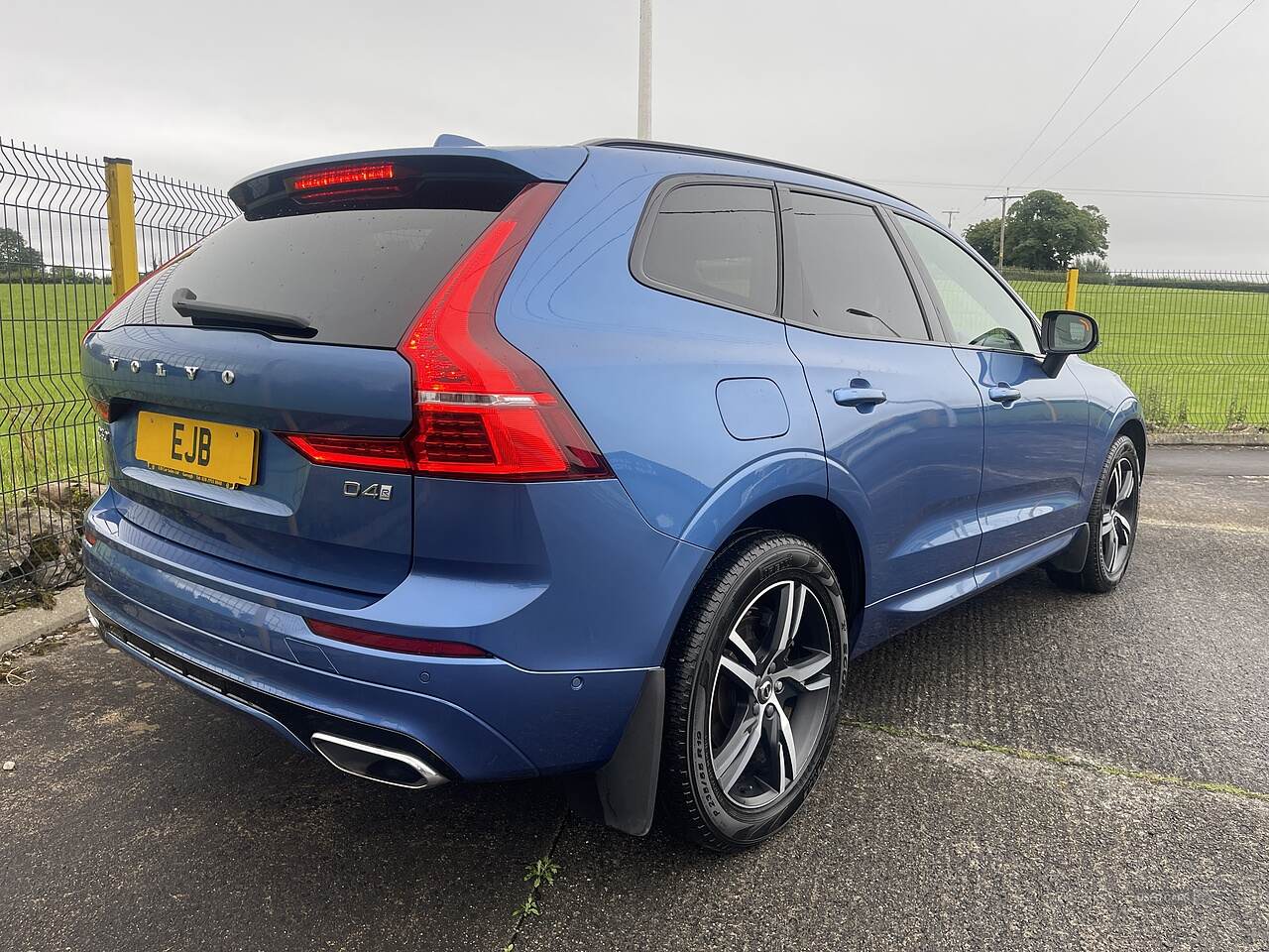 Jan 2020 Volvo XC60 2.0 D4 R DESIGN 5dr Geartronic