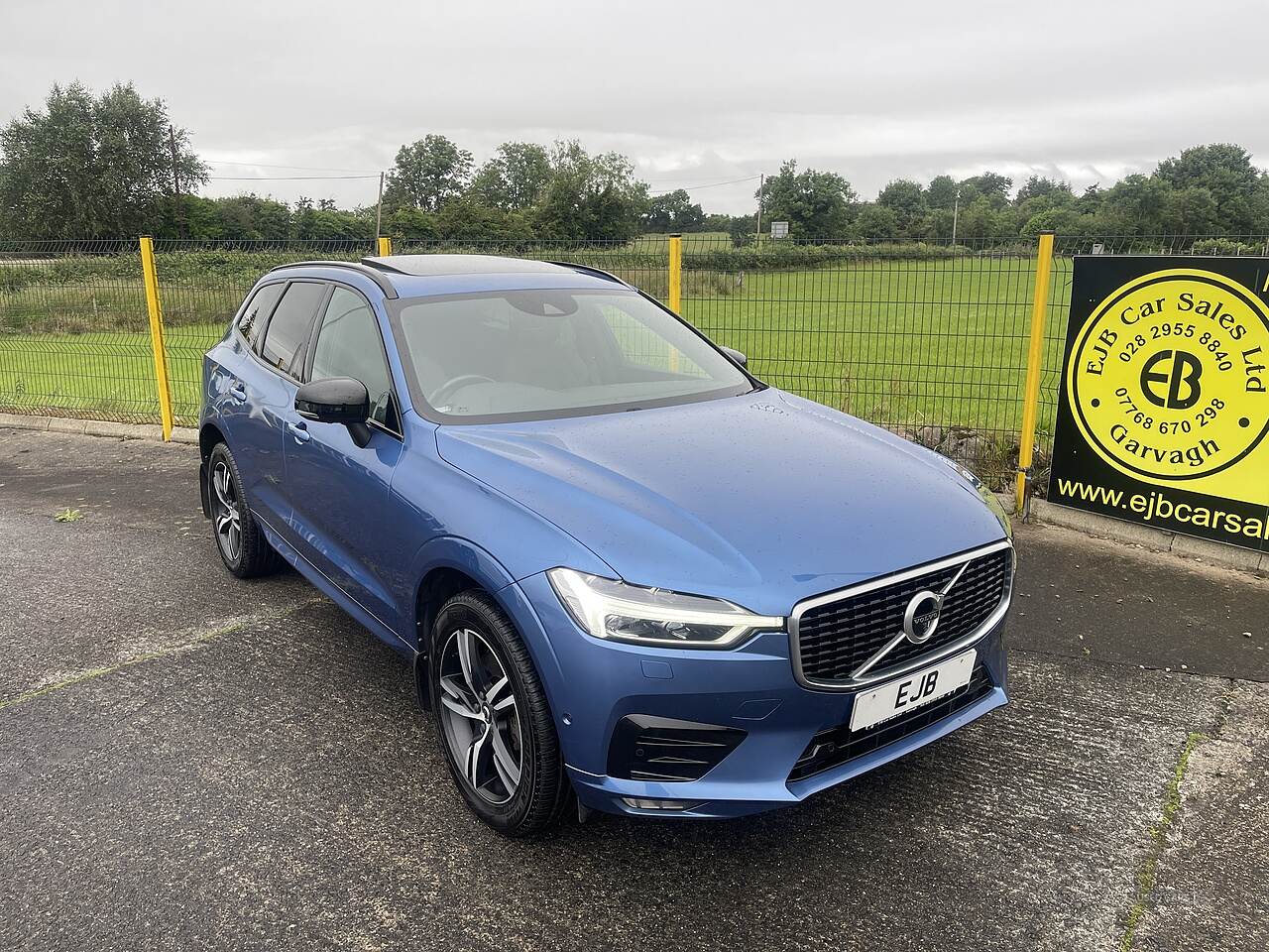 Jan 2020 Volvo XC60 2.0 D4 R DESIGN 5dr Geartronic