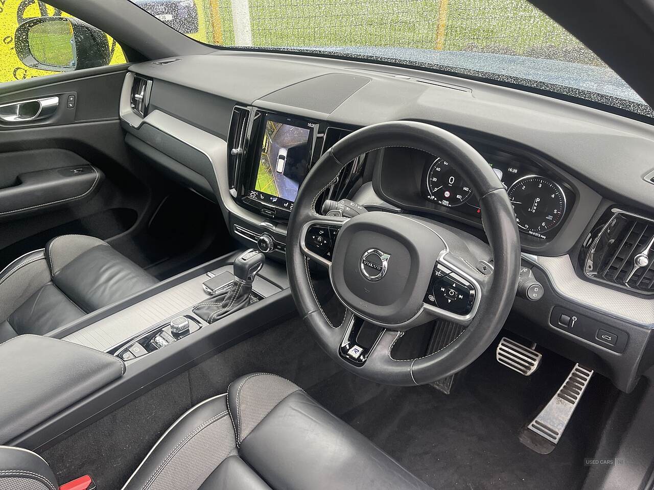 Jan 2020 Volvo XC60 2.0 D4 R DESIGN 5dr Geartronic