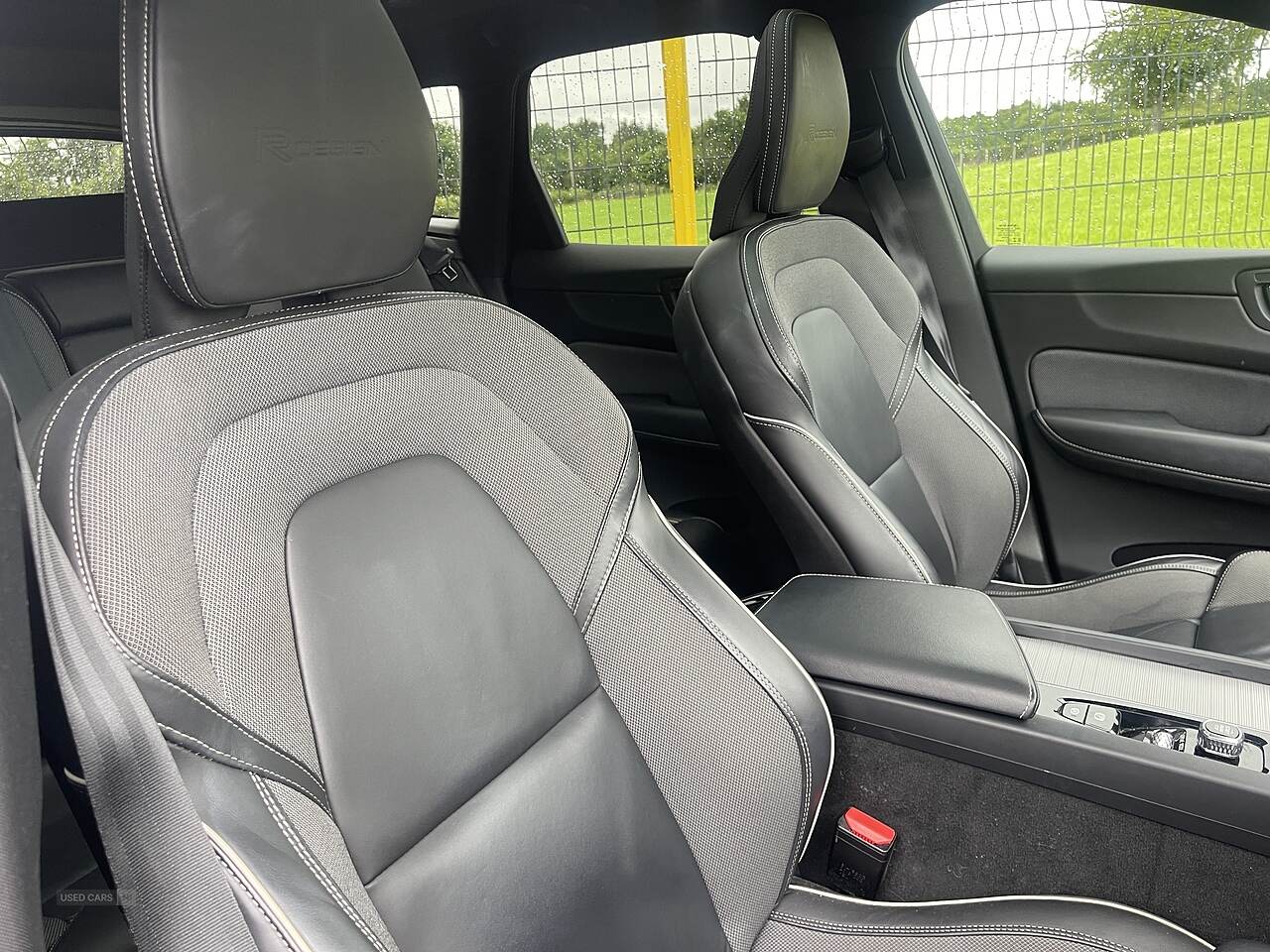 Jan 2020 Volvo XC60 2.0 D4 R DESIGN 5dr Geartronic