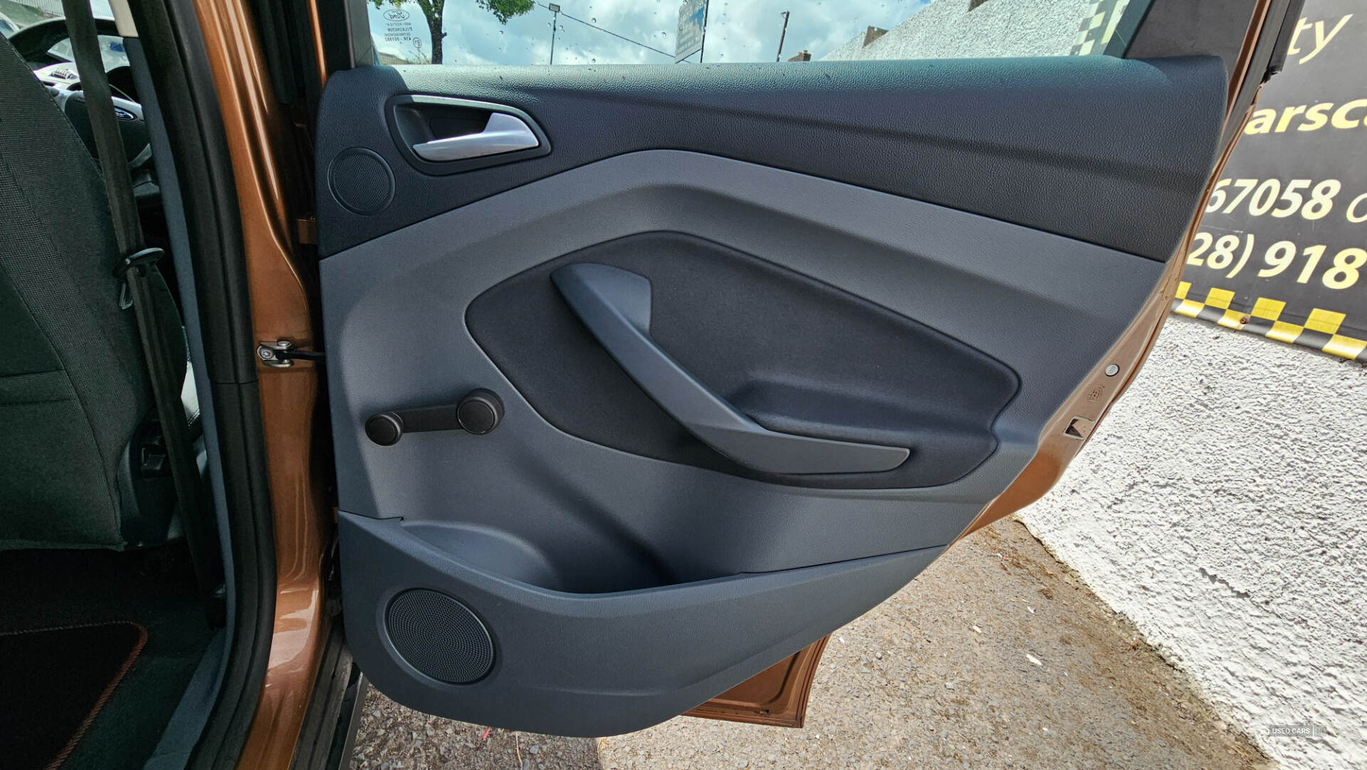 Car Thumbnail 14