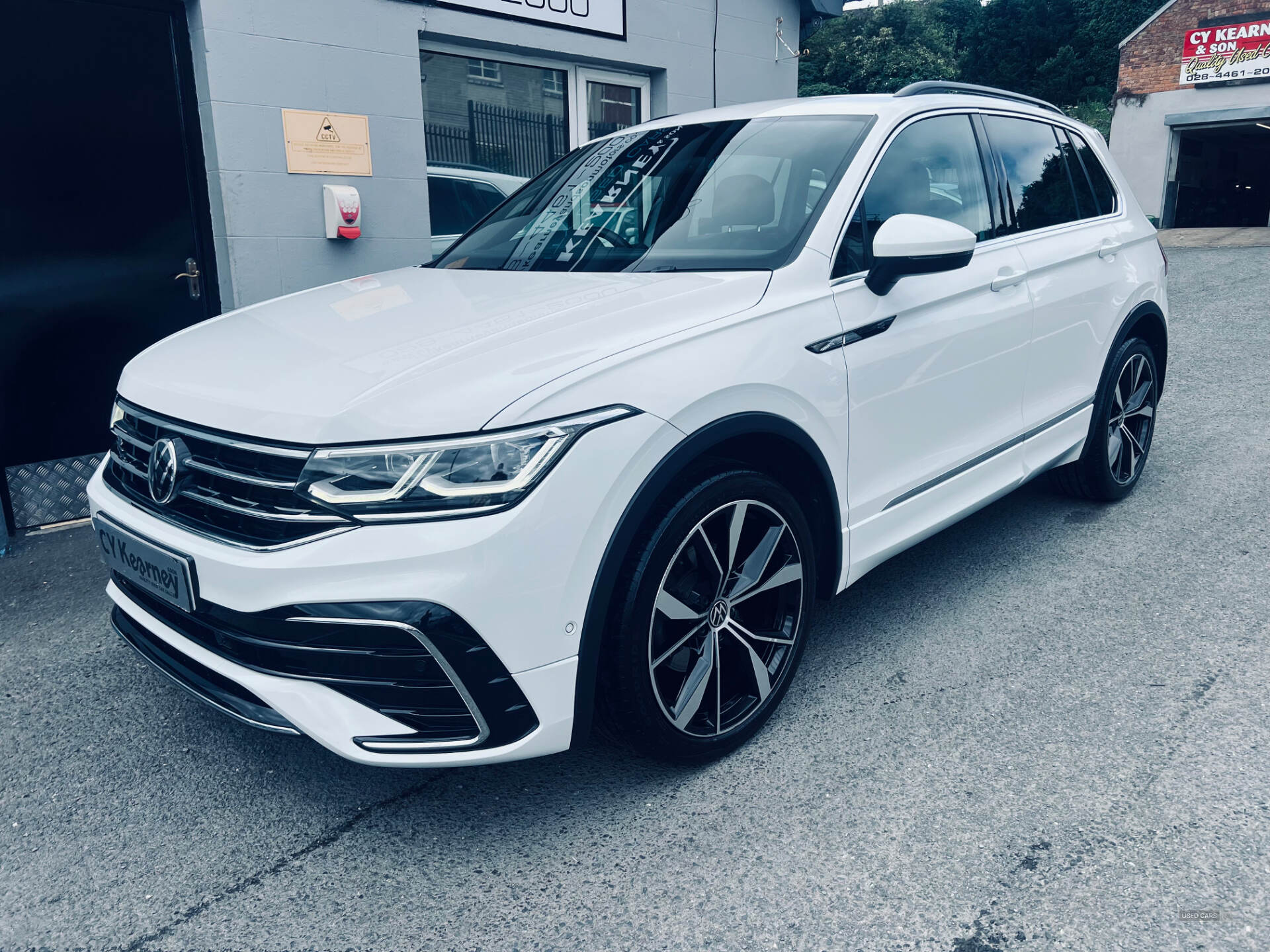 Volkswagen Tiguan ESTATE in Down