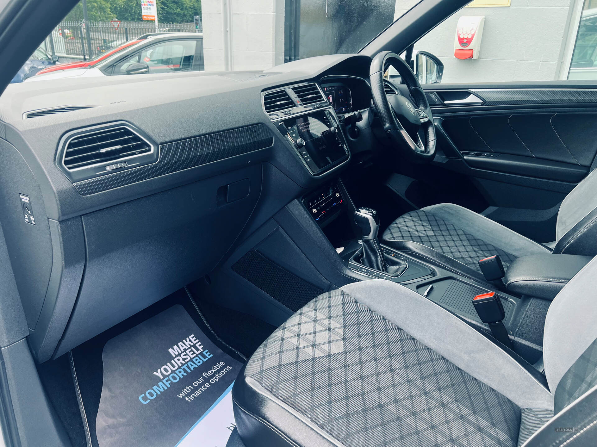 Volkswagen Tiguan ESTATE in Down