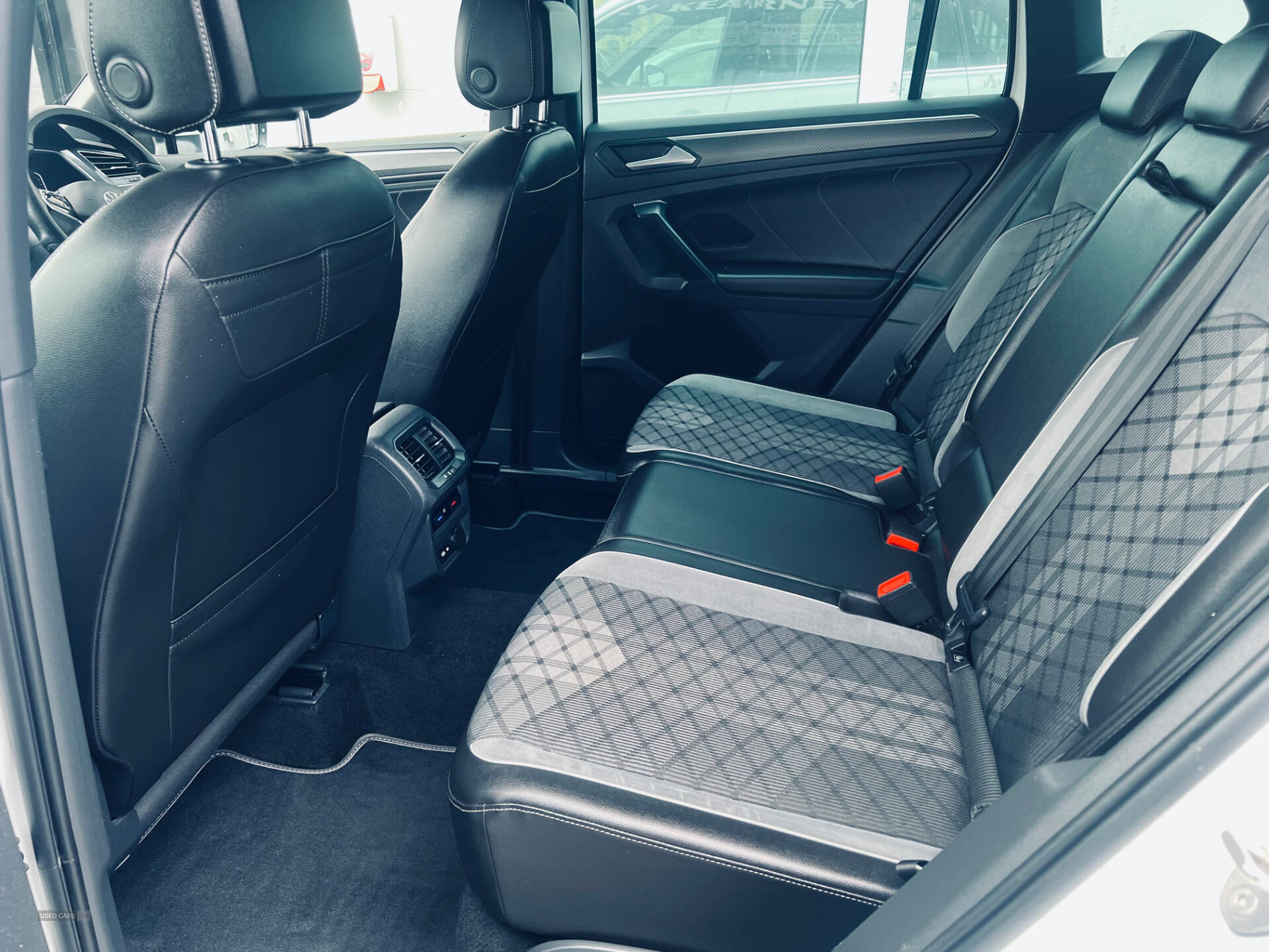 Volkswagen Tiguan ESTATE in Down