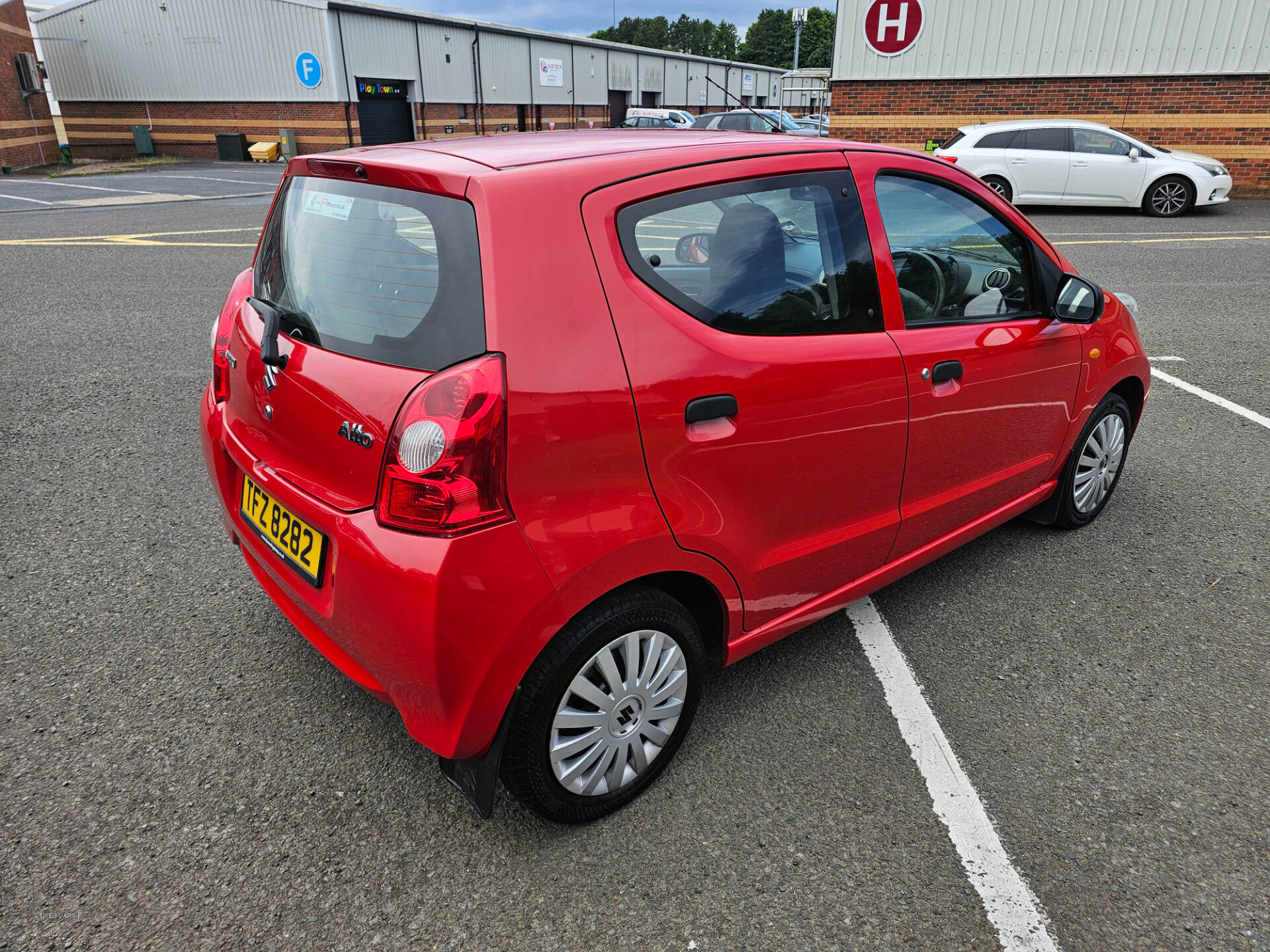 Suzuki Alto HATCHBACK in Down