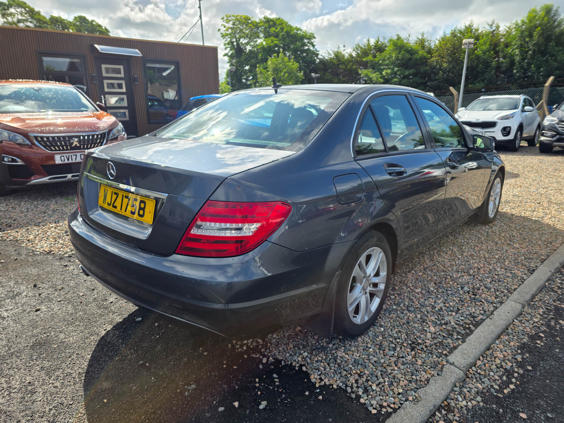 Jul 2012 Mercedes C-Class C220 CDI BlueEFFICIENCY Executive SE 4dr Auto