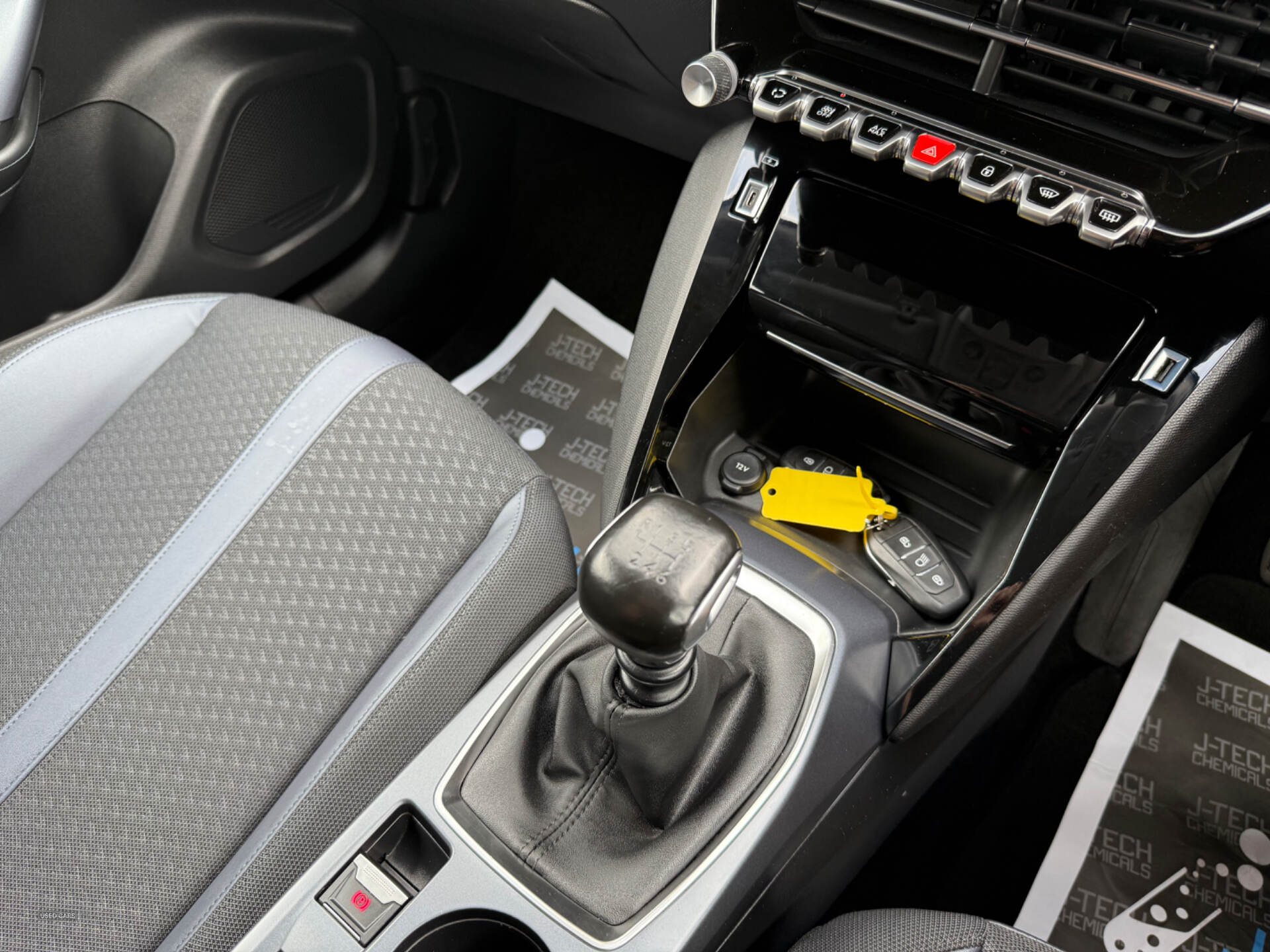 Car Thumbnail 12