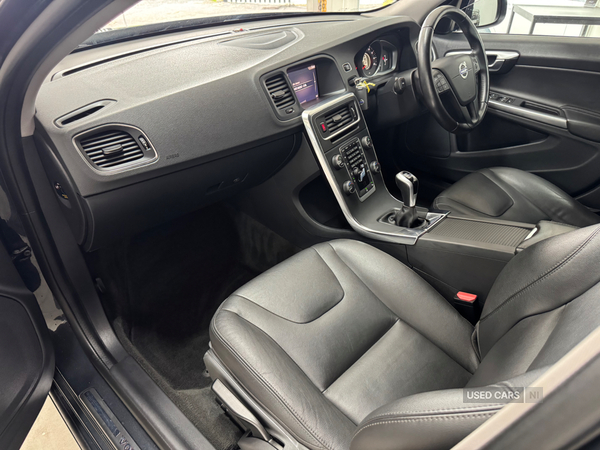 Volvo V60 DIESEL SPORTSWAGON in Down