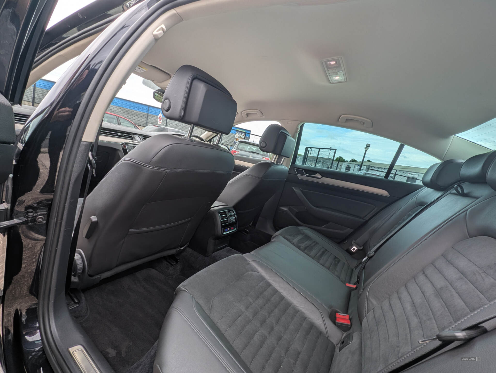 Volkswagen Passat DIESEL SALOON in Down