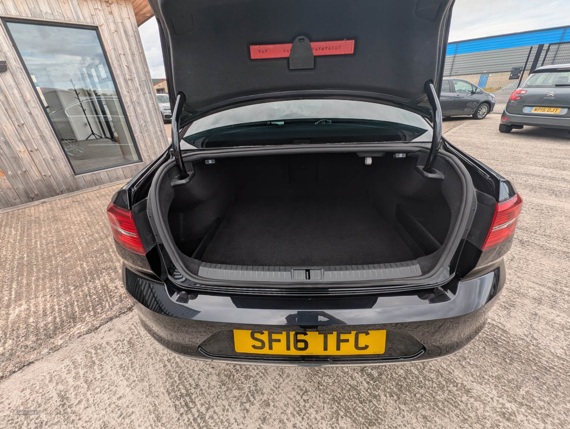 Volkswagen Passat DIESEL SALOON in Down
