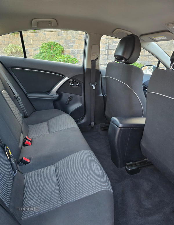 Toyota Avensis DIESEL SALOON in Armagh