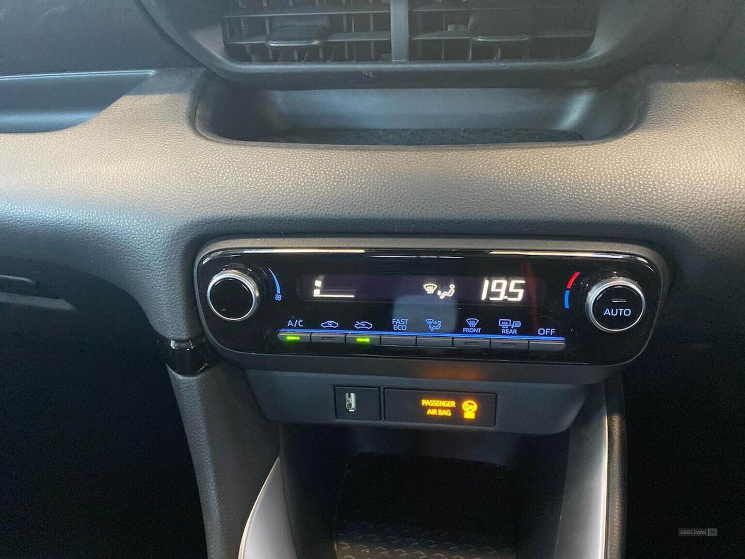 Aug 2022 Toyota Yaris 1.5 Hybrid Design 5Dr Cvt