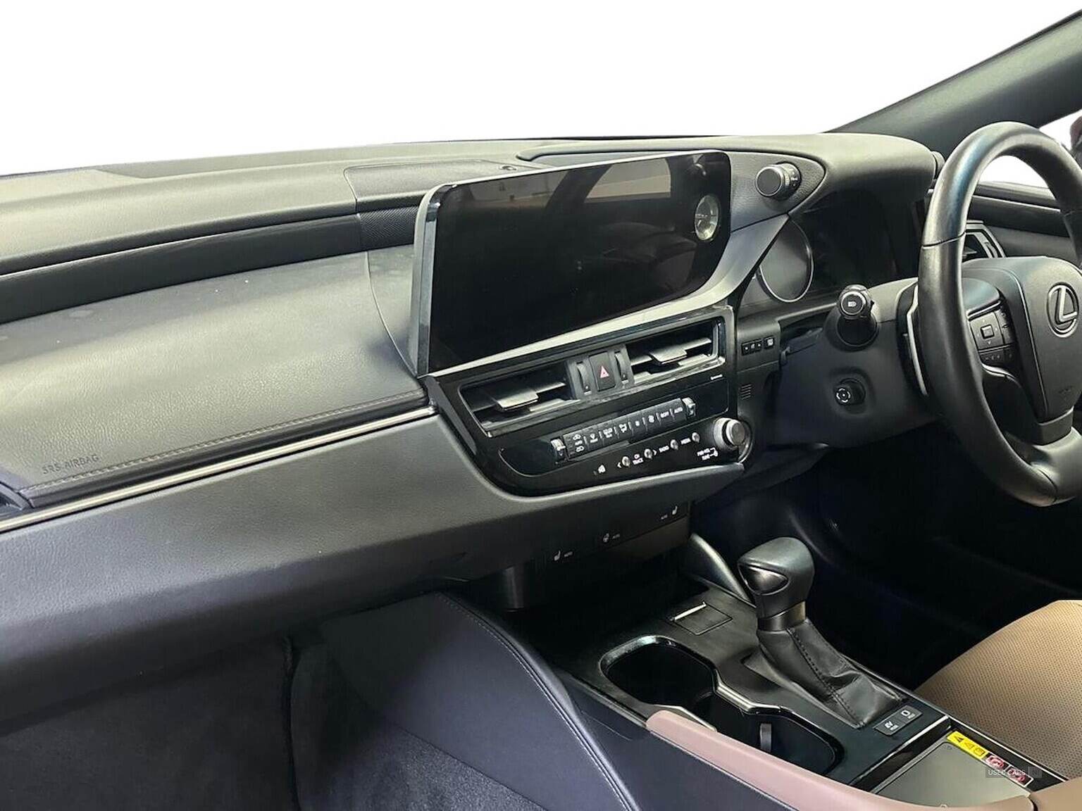 Dec 2022 Lexus ES 300H 2.5 4Dr Cvt Premium Edition