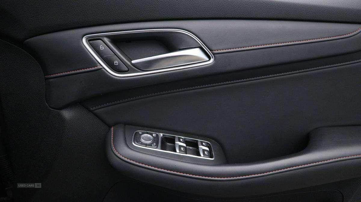  2024 MG HS HS 1.5 T-GDI SE DCT Euro 6 (s/s) 5dr