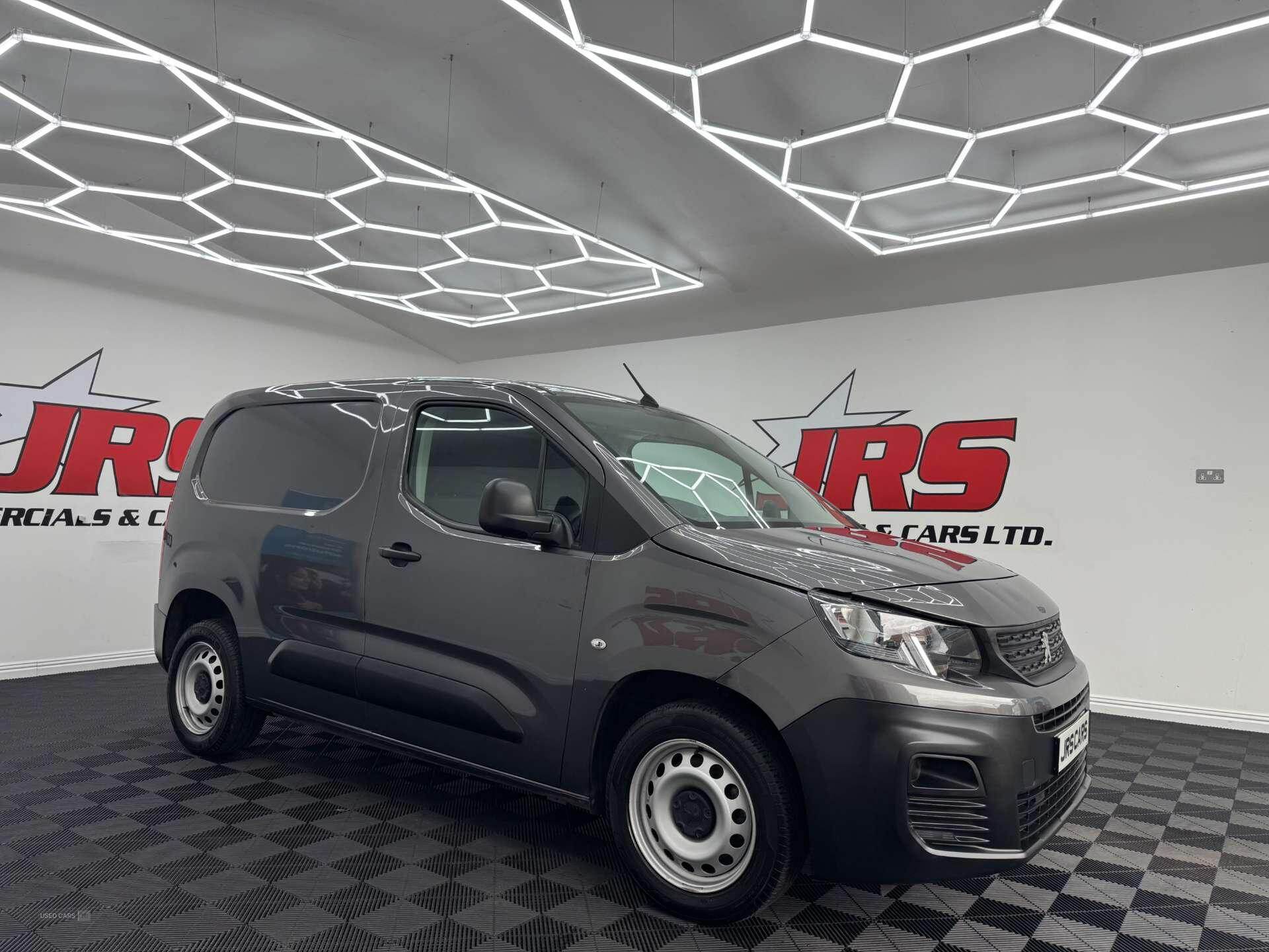 Sep 2023 Peugeot Partner 1000 1.5 BlueHDi 100 Professional Premium + Van