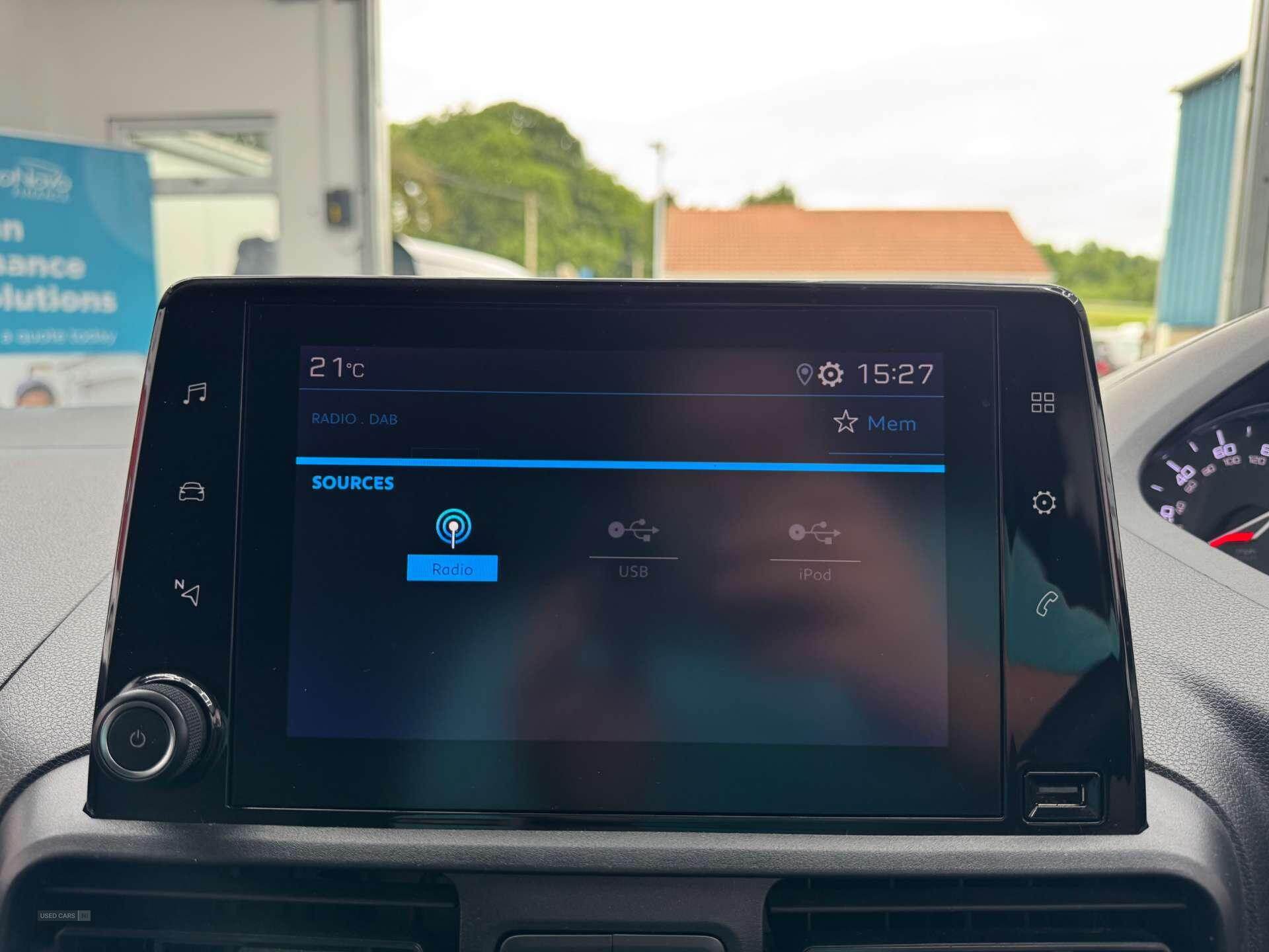 Sep 2023 Peugeot Partner 1000 1.5 BlueHDi 100 Professional Premium + Van