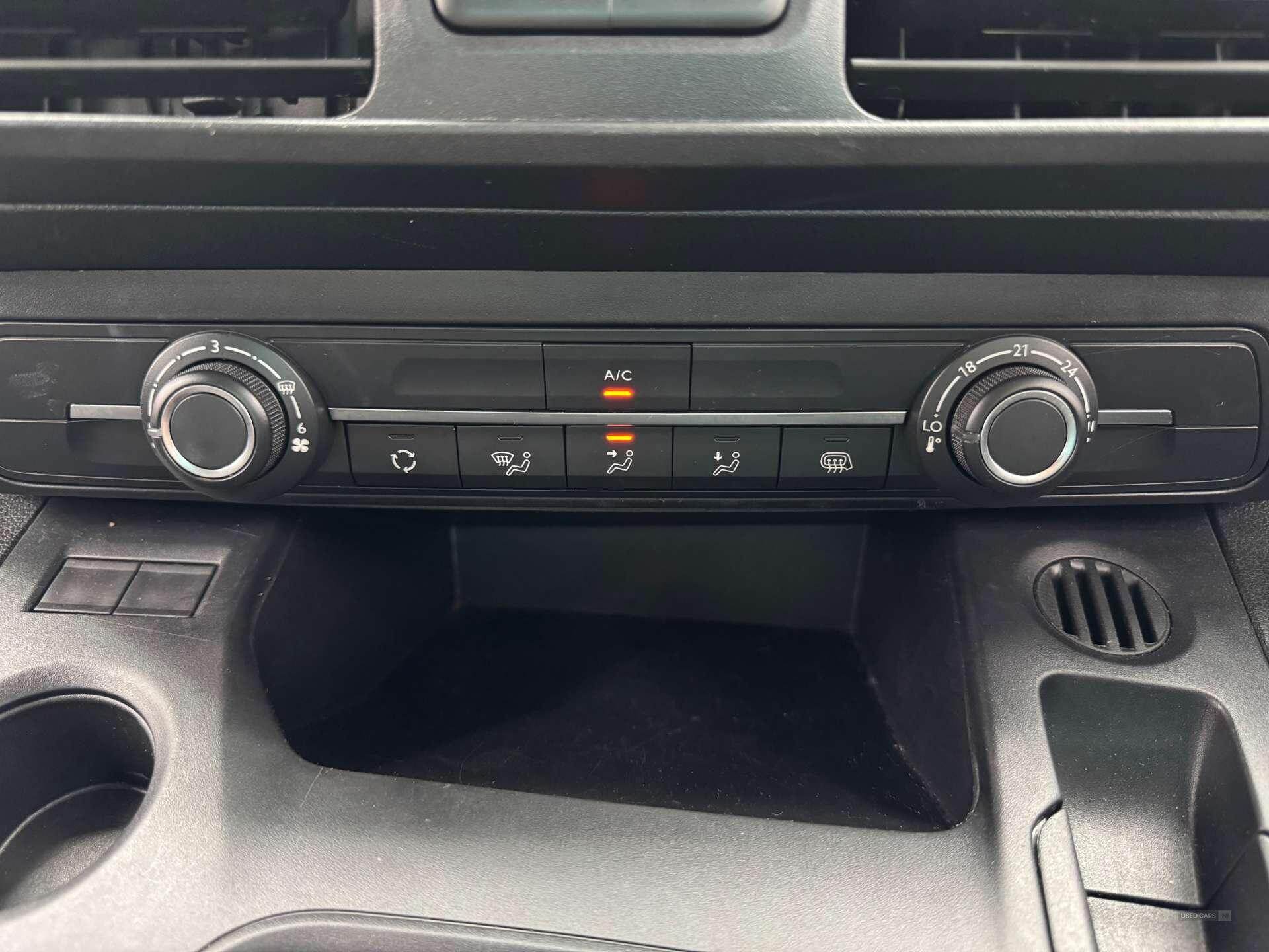 Sep 2023 Peugeot Partner 1000 1.5 BlueHDi 100 Professional Premium + Van