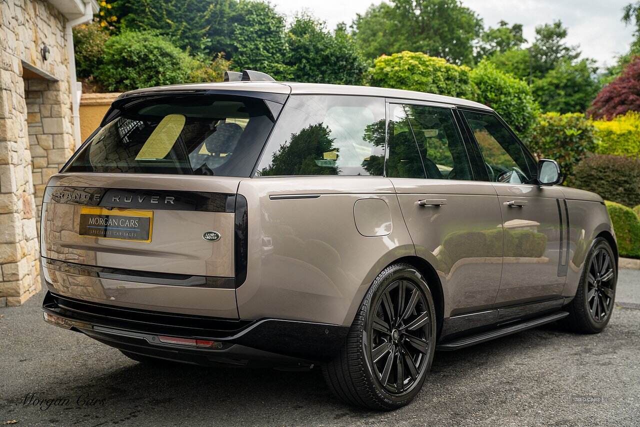 May 2022 Land Rover Range Rover 3.0 P400 SE 4dr Auto