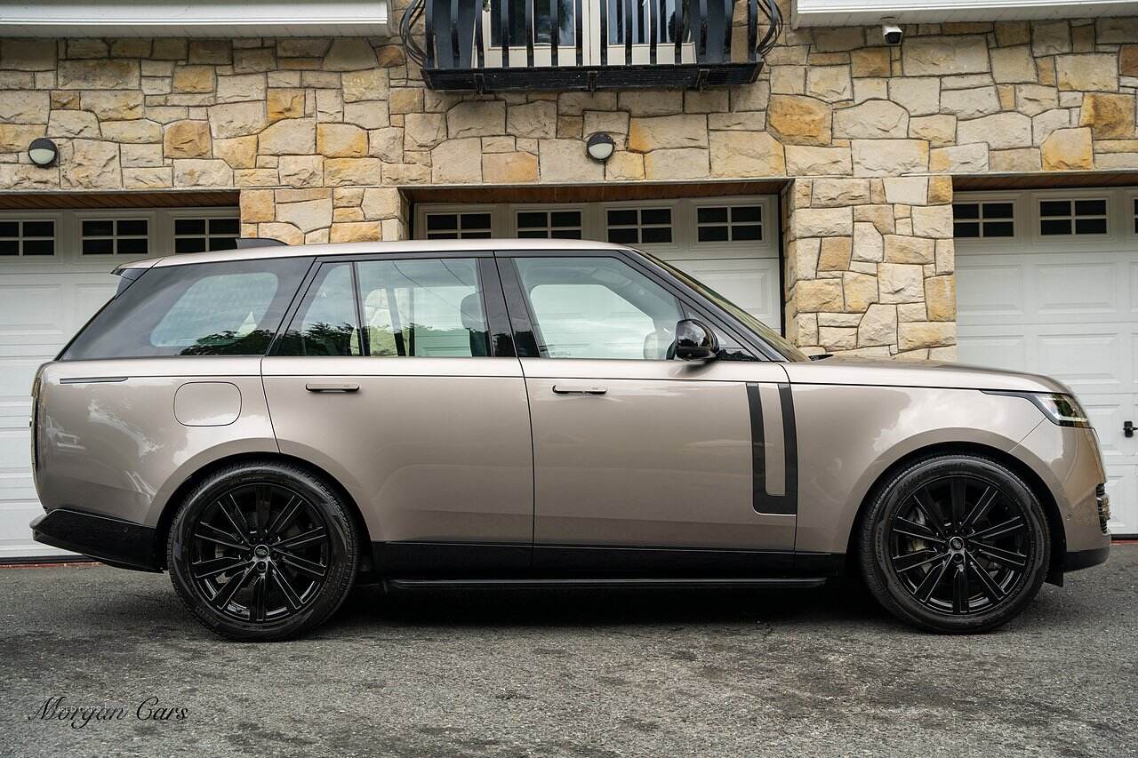 May 2022 Land Rover Range Rover 3.0 P400 SE 4dr Auto