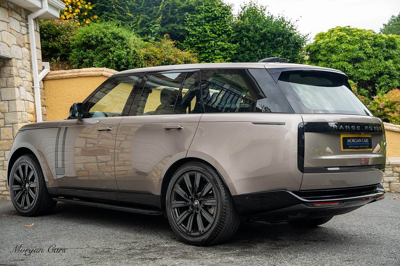 May 2022 Land Rover Range Rover 3.0 P400 SE 4dr Auto