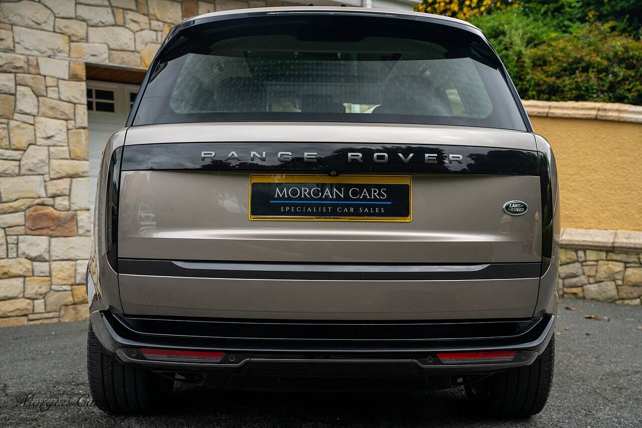 May 2022 Land Rover Range Rover 3.0 P400 SE 4dr Auto