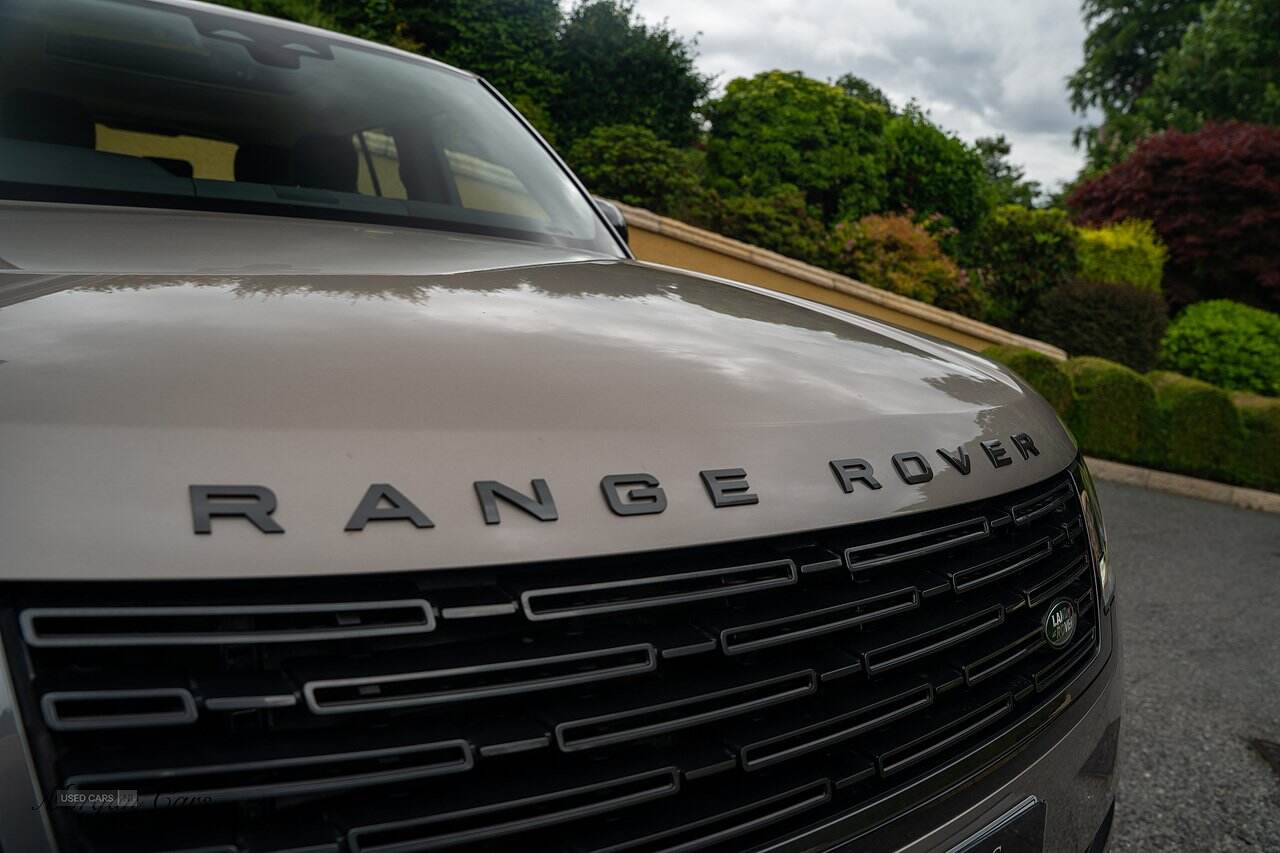 May 2022 Land Rover Range Rover 3.0 P400 SE 4dr Auto