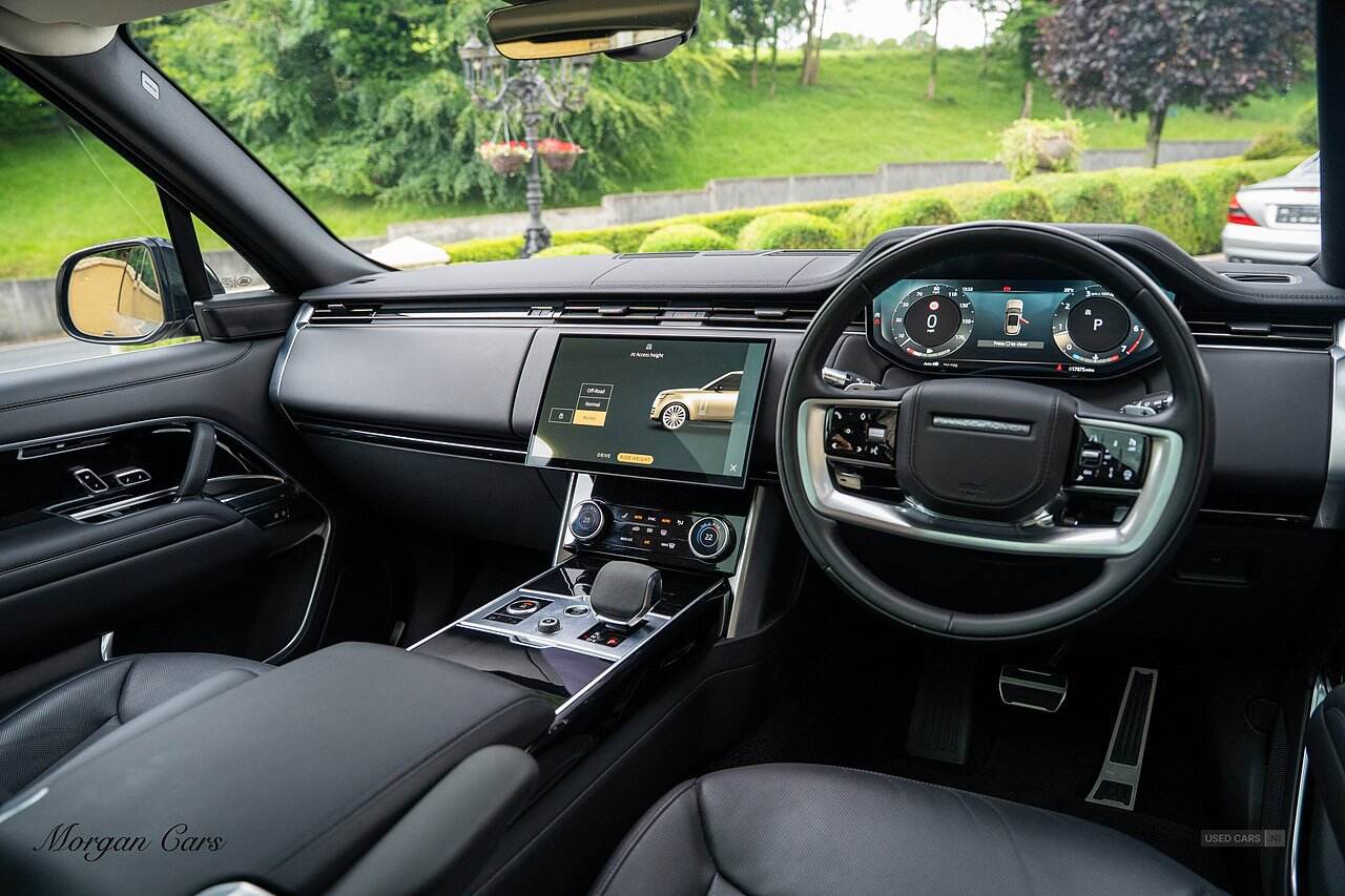 May 2022 Land Rover Range Rover 3.0 P400 SE 4dr Auto