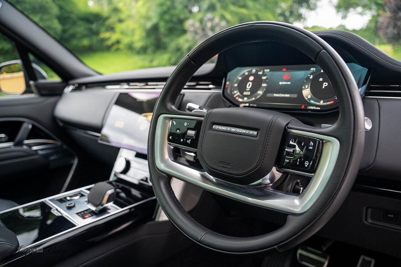 May 2022 Land Rover Range Rover 3.0 P400 SE 4dr Auto