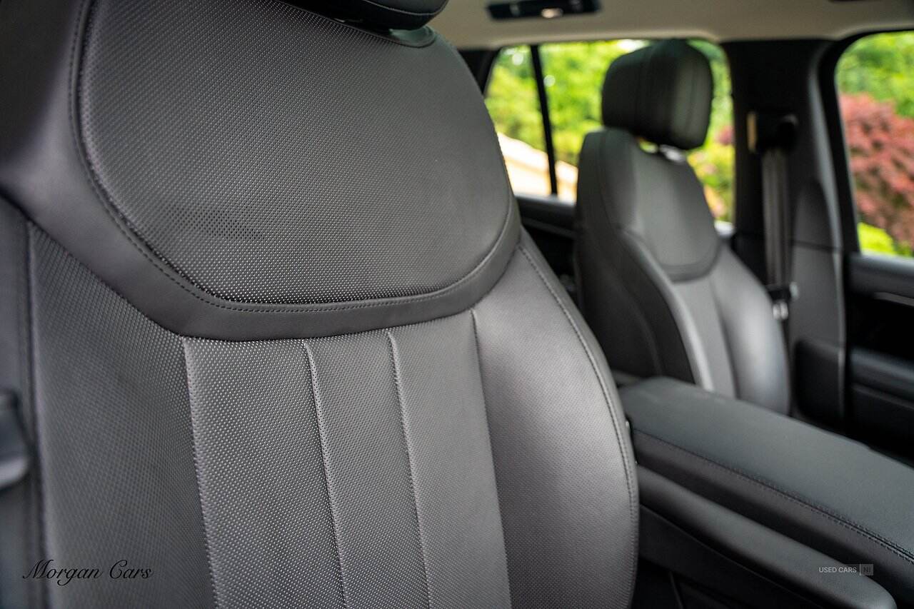 May 2022 Land Rover Range Rover 3.0 P400 SE 4dr Auto
