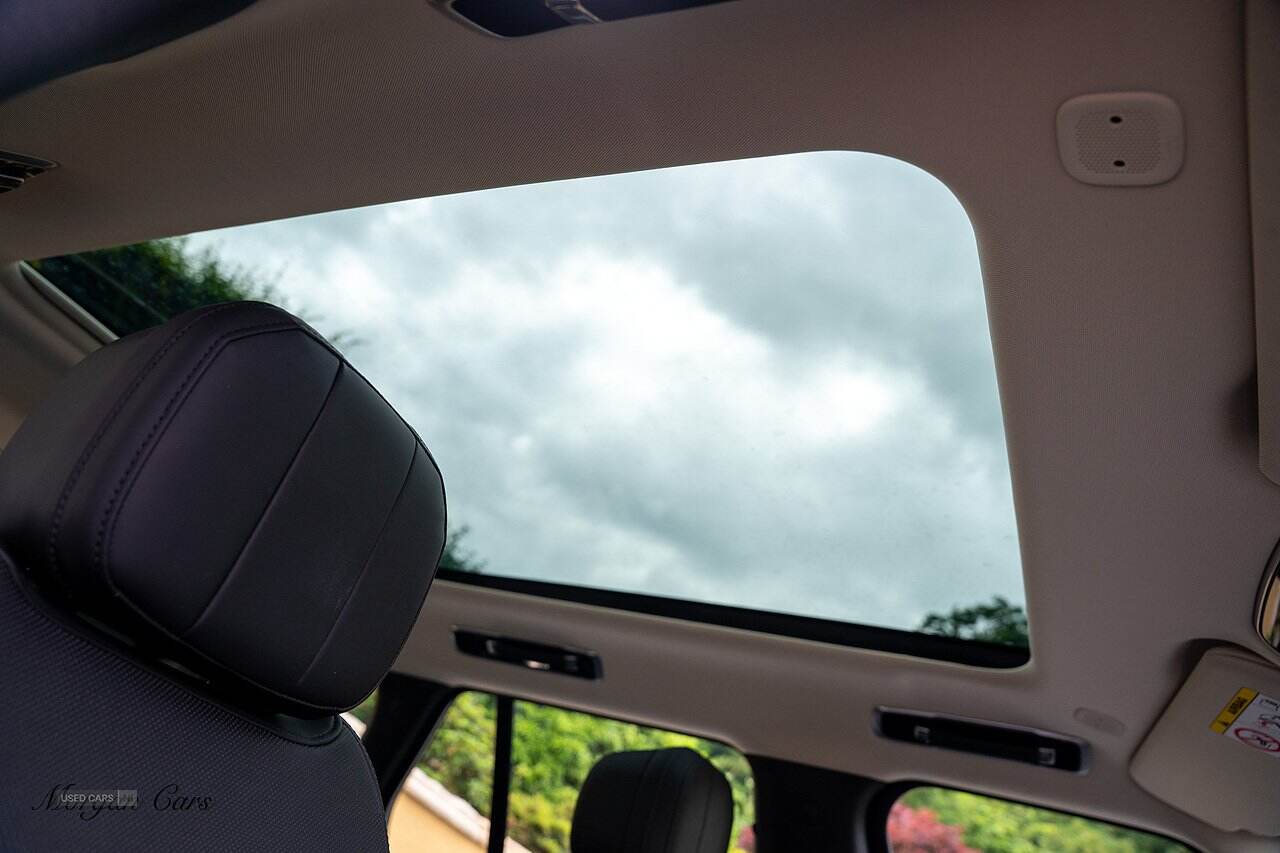 May 2022 Land Rover Range Rover 3.0 P400 SE 4dr Auto