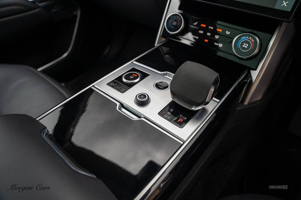 May 2022 Land Rover Range Rover 3.0 P400 SE 4dr Auto
