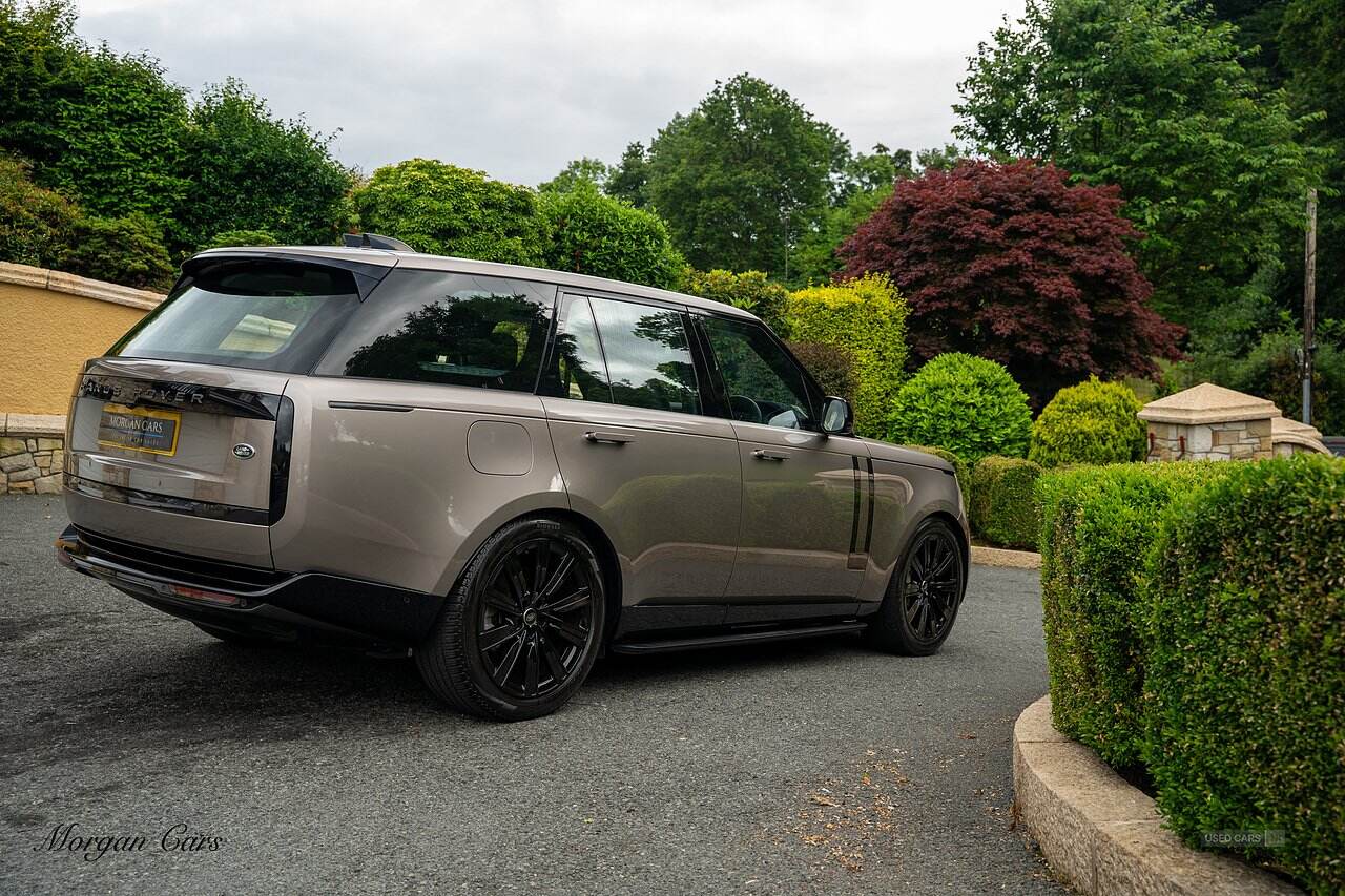 May 2022 Land Rover Range Rover 3.0 P400 SE 4dr Auto