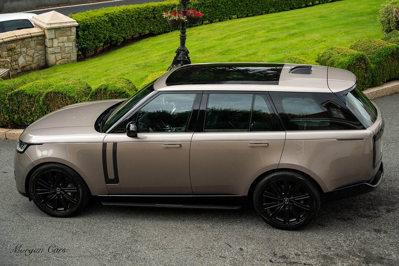 May 2022 Land Rover Range Rover 3.0 P400 SE 4dr Auto