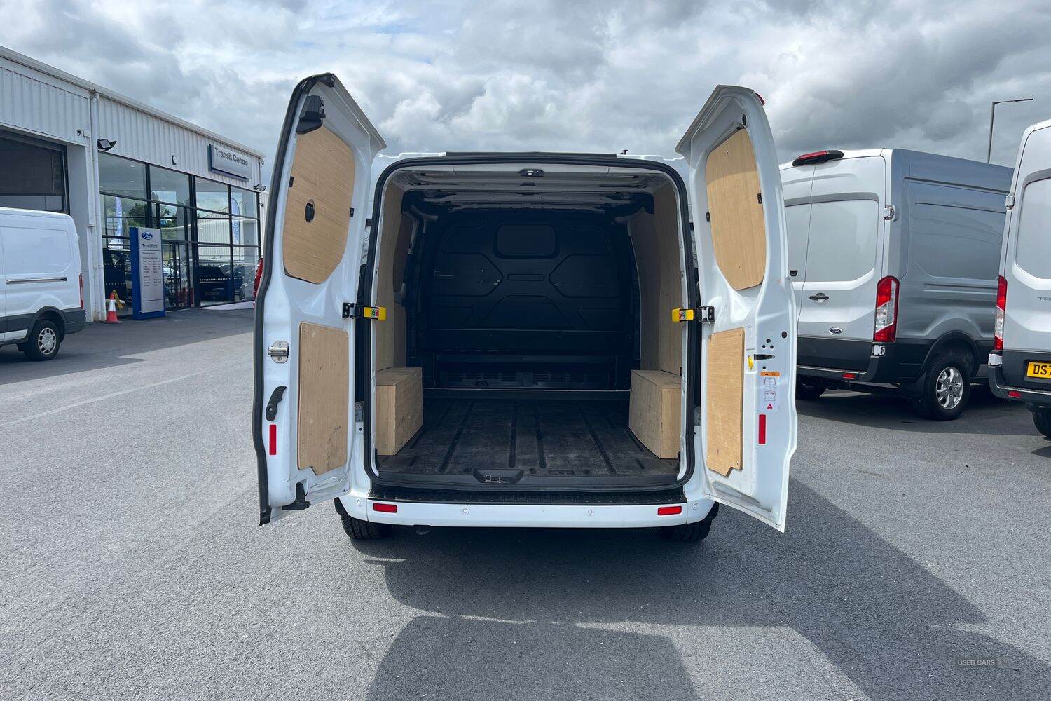 Feb 2023 Ford Transit Custom 2.0 EcoBlue 130ps Low Roof Limited Van