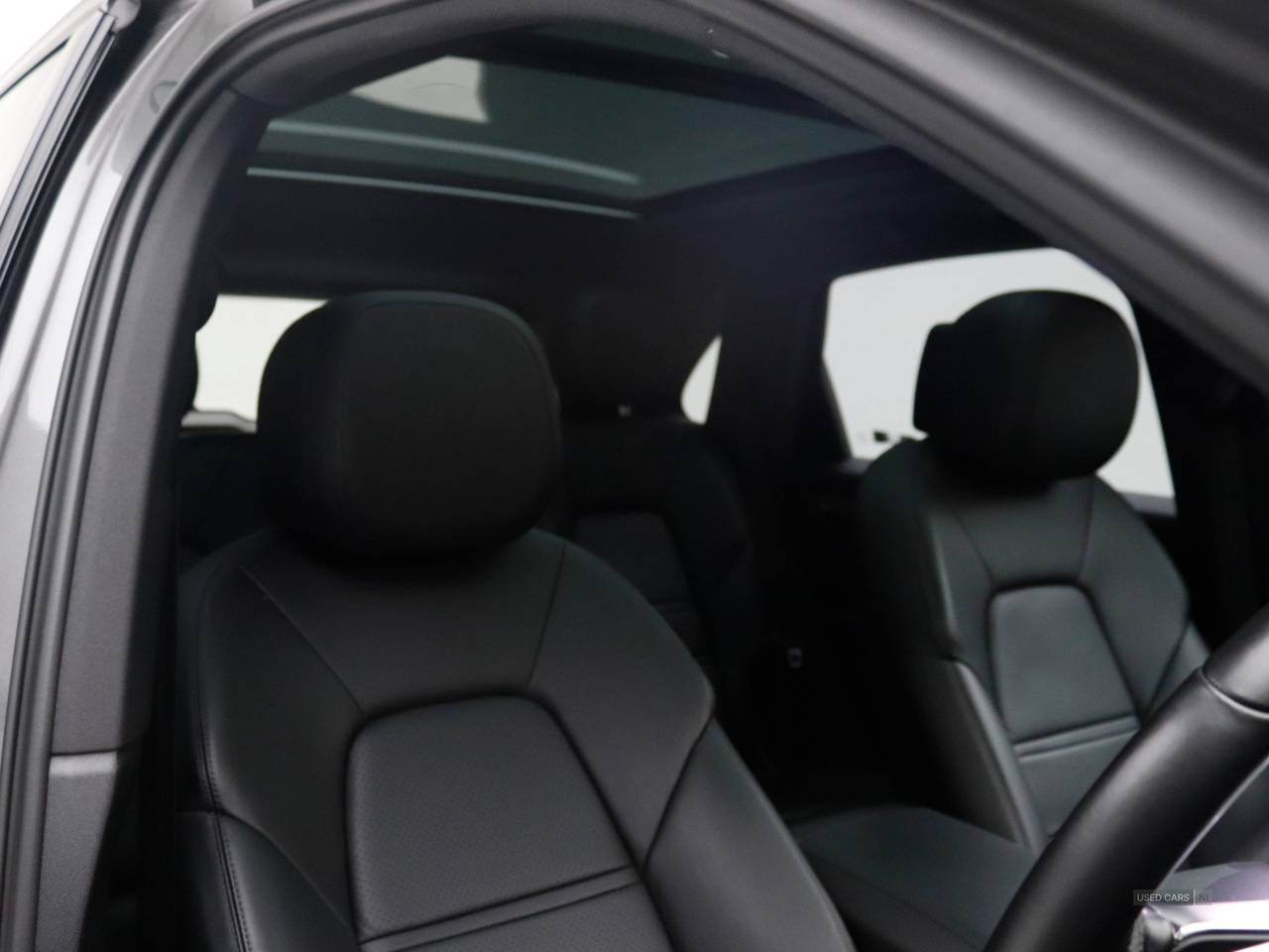 Oct 2019 Porsche Cayenne E-Hybrid 5dr Tiptronic S
