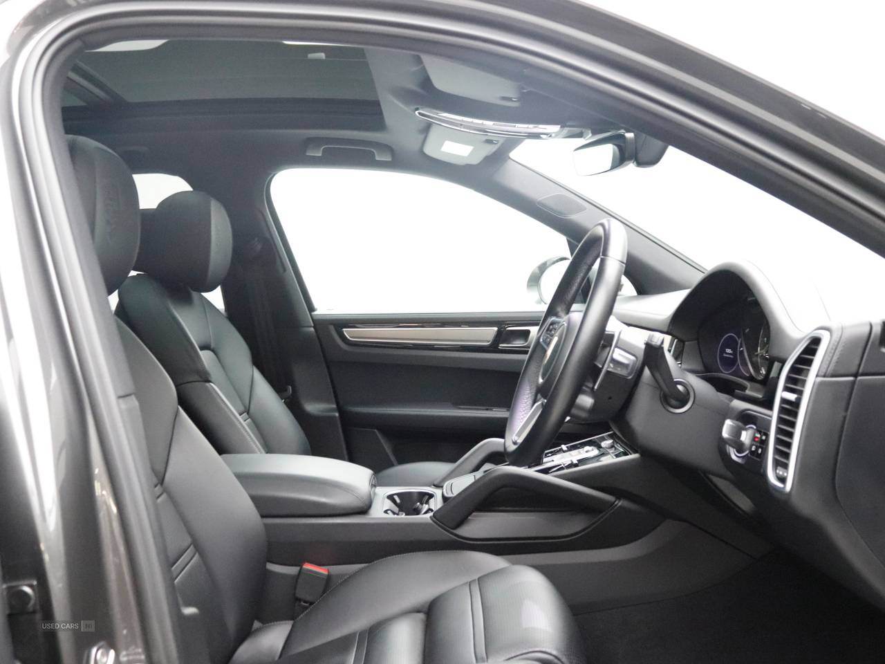 Oct 2019 Porsche Cayenne E-Hybrid 5dr Tiptronic S