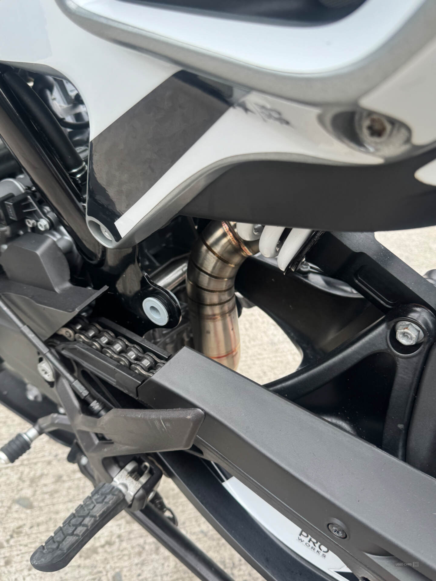 KTM Duke 790 in Down