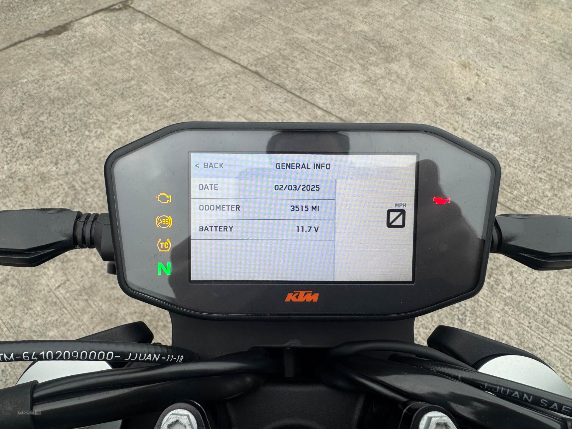 KTM Duke 790 in Down