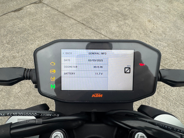 KTM Duke 790 in Down