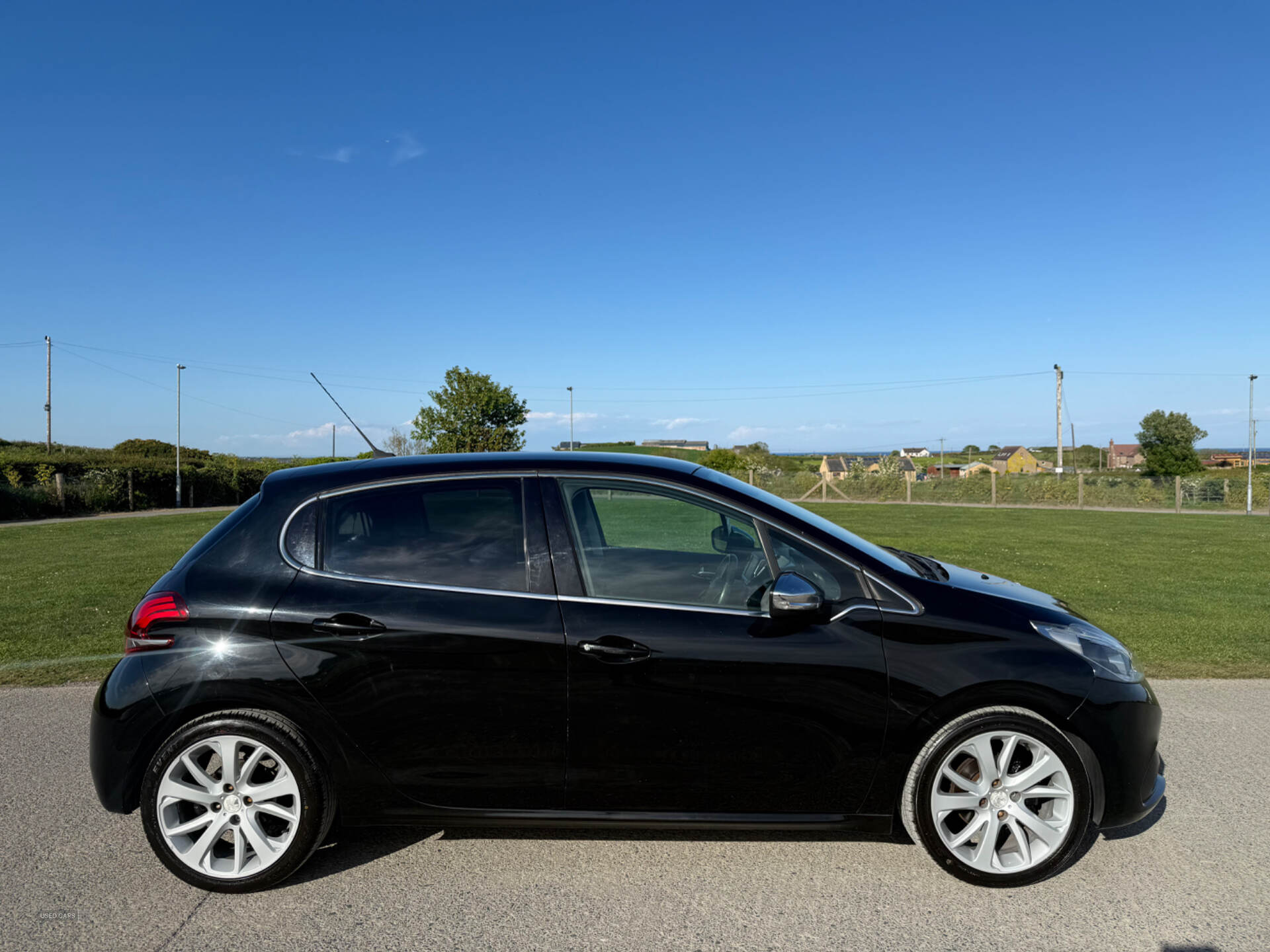 Peugeot 208 DIESEL HATCHBACK in Down