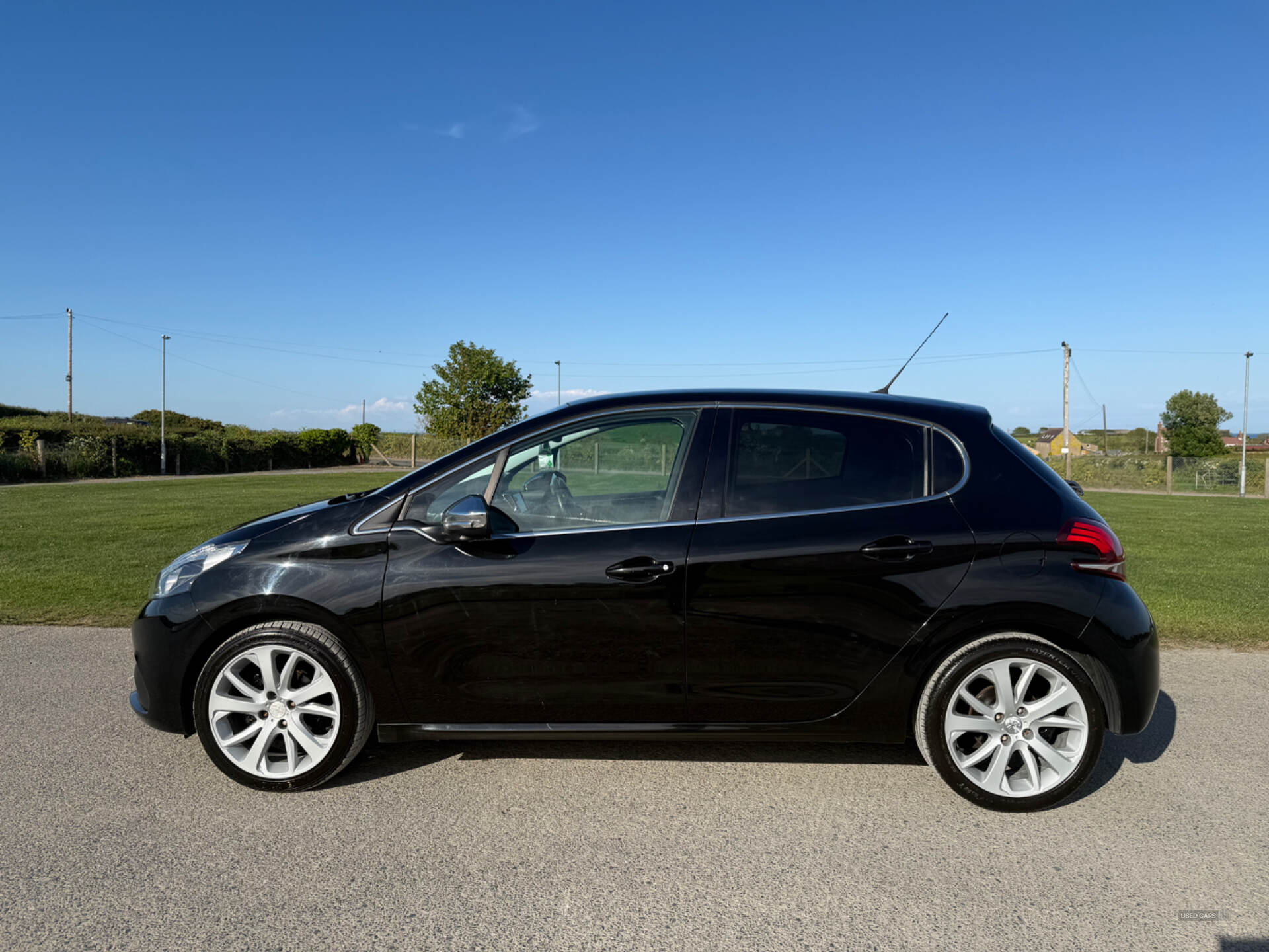 Peugeot 208 DIESEL HATCHBACK in Down
